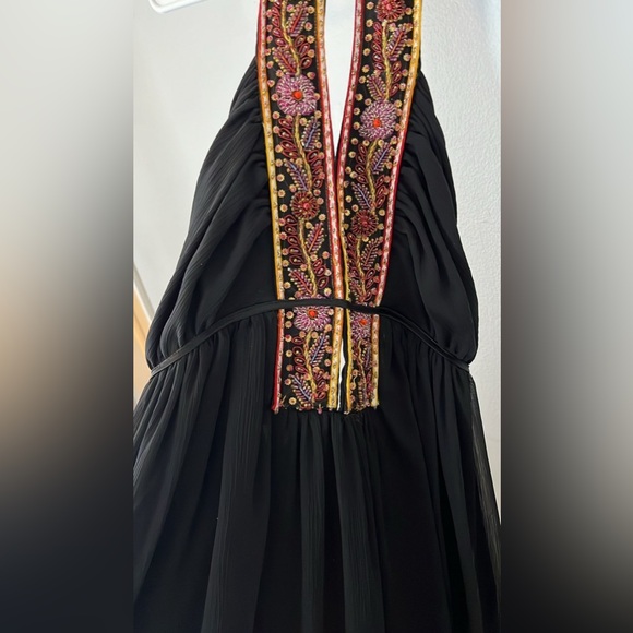 Halter dress - Picture 3 of 5